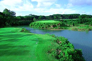 canyon-course-13.jpg (19012 bytes)